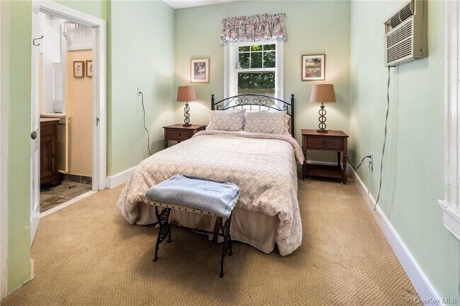 Building Photo - 220 Croton Ave