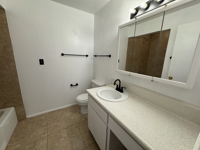 Building Photo - 4917 N 73rd St