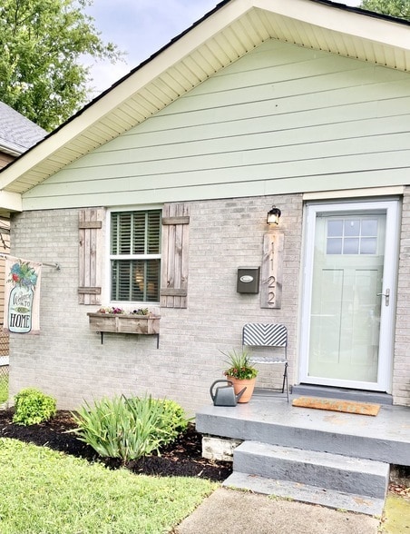 Building Photo - 1122 2nd Ave S