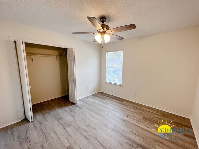 Building Photo - Quaint 2 Bedroom Home in Crestview!