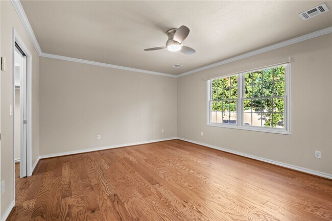 Building Photo - 27 S Prairie Dunes Dr