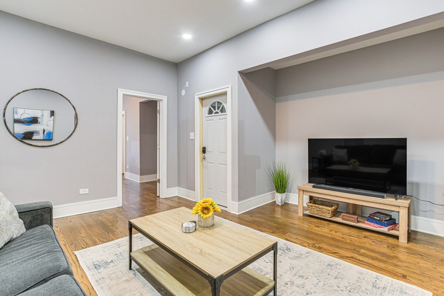 Building Photo - 2148 W Chicago Ave