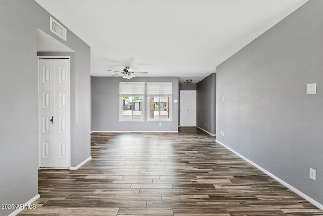 Building Photo - 803 E Carmen St