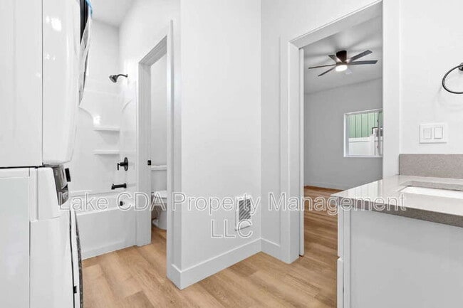 Building Photo - 948 N 5th St