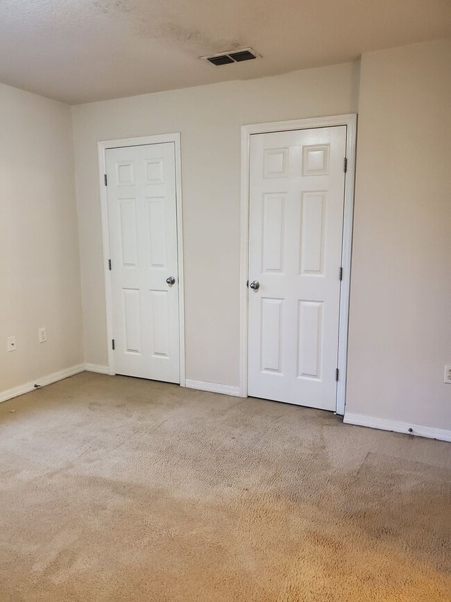 Building Photo - Charming 2-bedroom, 2-bath condo in Hailey Gardens