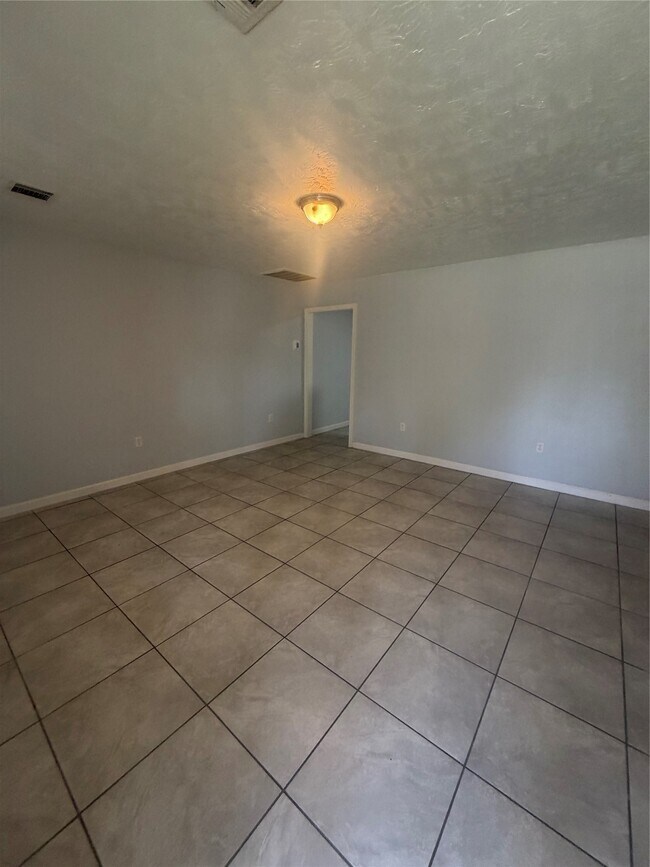 Building Photo - 5047 Nassau Rd
