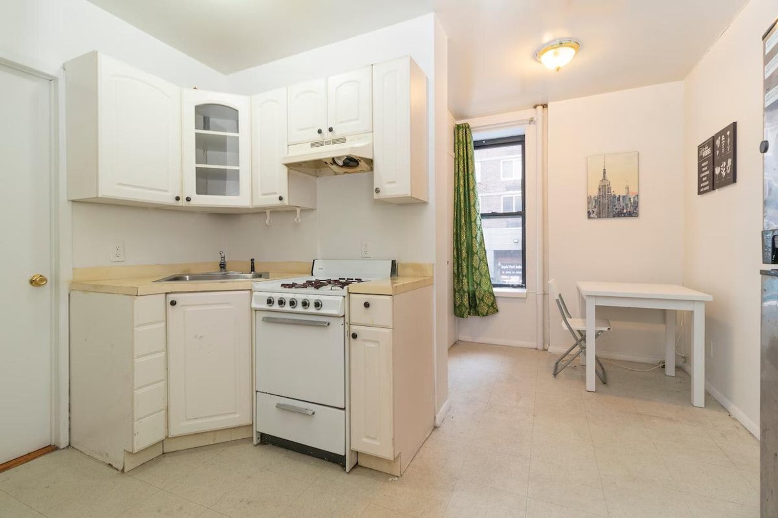 Building Photo - 312 E 93rd St