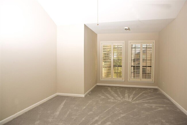 Building Photo - 12625 Memorial Dr