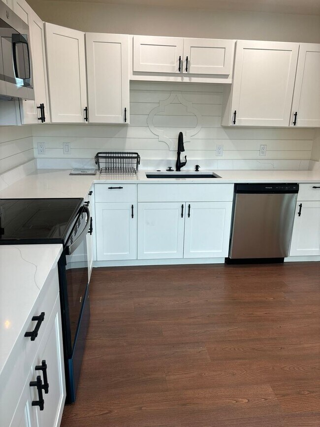 Building Photo - 2809 Lagoon Knoll Dr