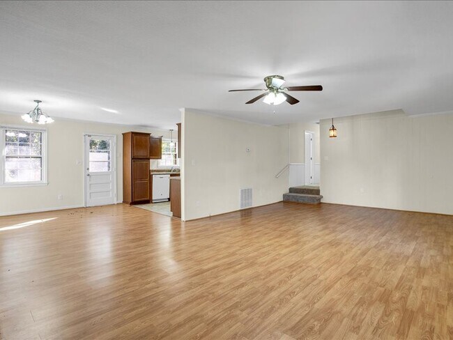 Building Photo - 109 Elcon Dr