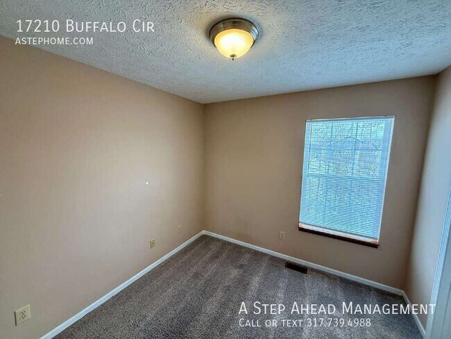 Building Photo - 17210 Buffalo Cir