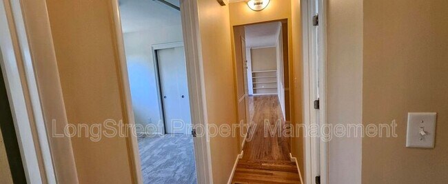 Building Photo - 6910 SW 11th Dr