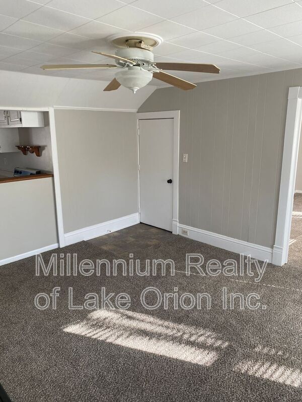 Building Photo - 67 Bentley St