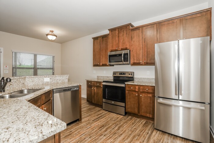 Building Photo - 428 Concord Terrace