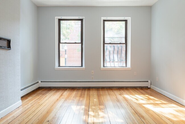 Building Photo - 108 Union Park St