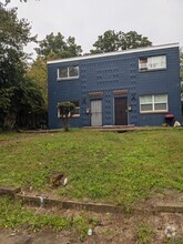 Building Photo - 916 Lexington Ave