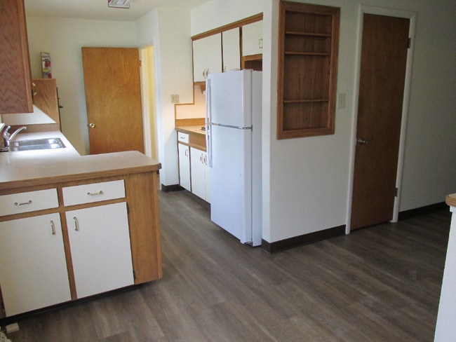 Building Photo - 4213 Clark Ave