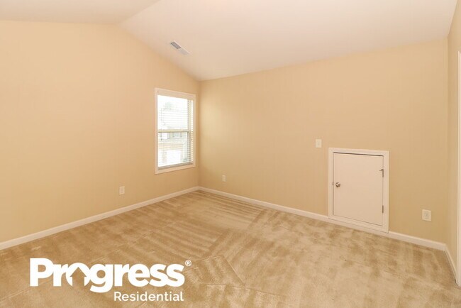 Building Photo - 831 Collingsworth Ln NE