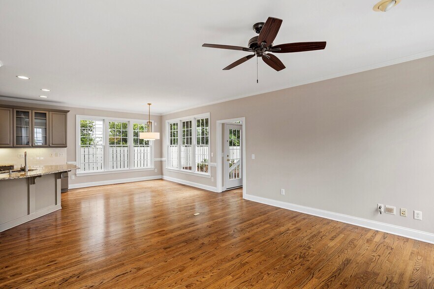 Building Photo - 507 Highgrove Dr