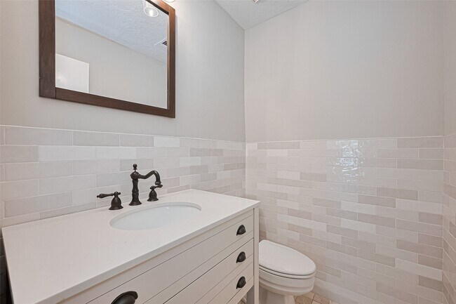 Building Photo - 3406 Mesquite Dr