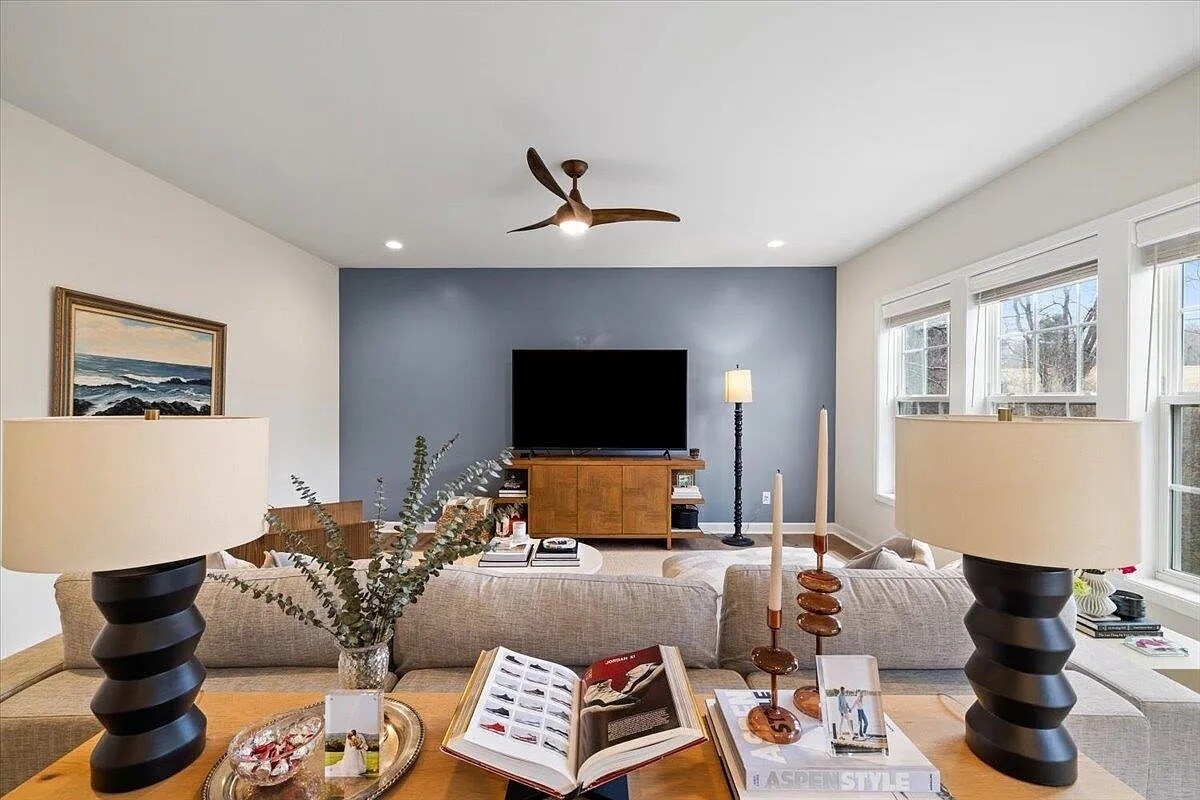 Building Photo - 840 Jefferson Cir