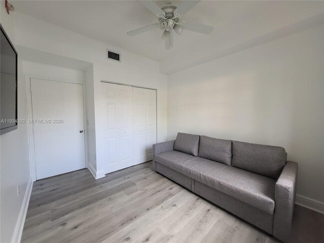 Building Photo - 7200 NW 114th Ave