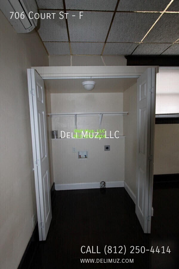 Building Photo - 706 Court St