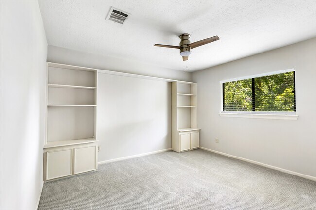 Building Photo - 3122 Lake Stream Dr