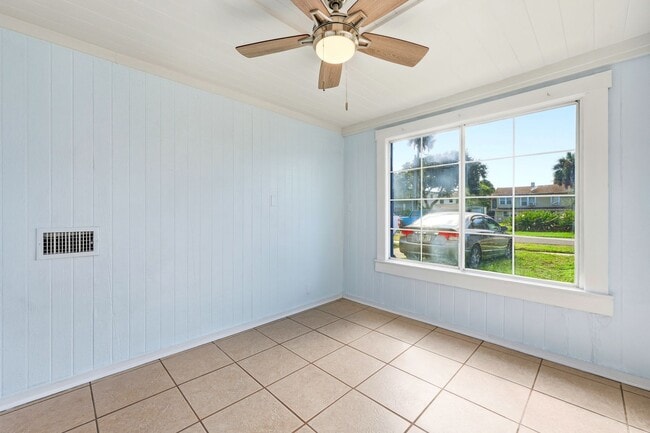Building Photo - 228 Oleander St