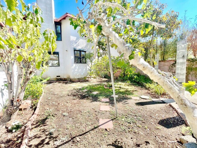 Building Photo - Newly remodeled two story 3 Bed + 2 Bath House + Office + Loft & large backyard