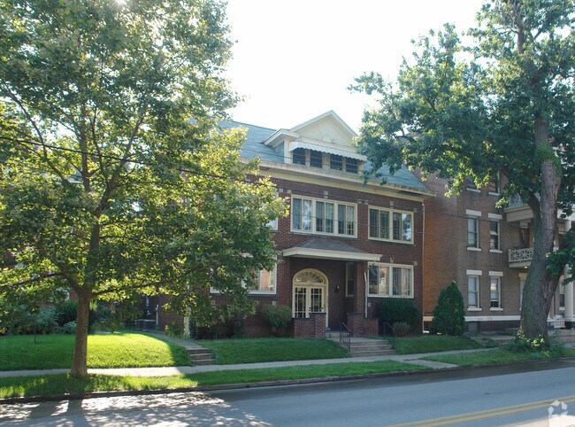 Building Photo - 1442 Neil Ave