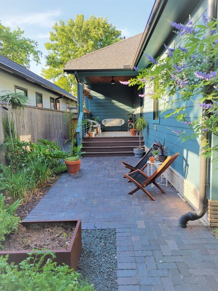 Backyard Patio - 5318 Leeland St