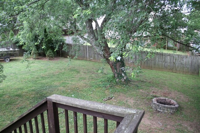 Building Photo - 5064 English Village Dr