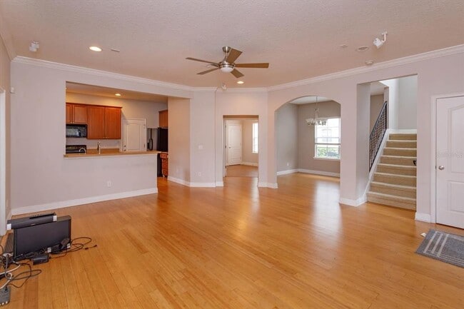 Building Photo - 832 Ellwood Ave