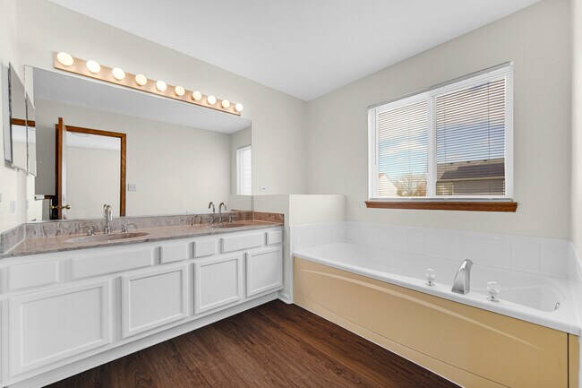 Building Photo - 1998 Conway Ln