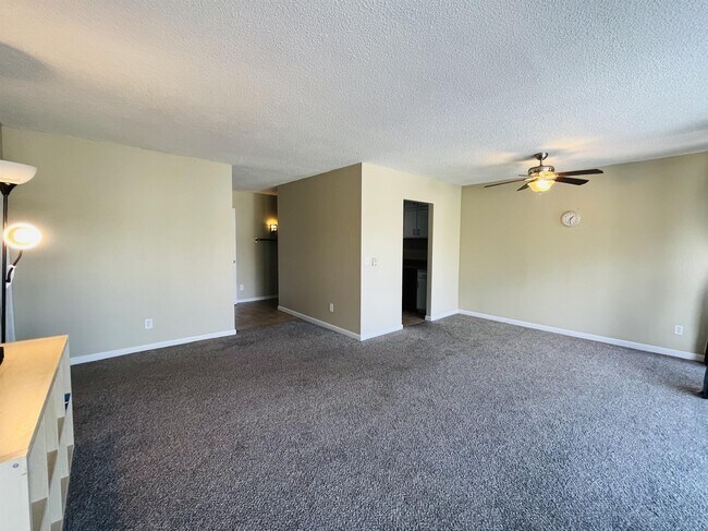 Building Photo - 710 E 200 S