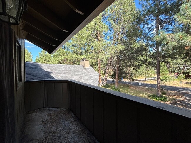 Building Photo - Stunning 3 Bed/ 2.5-Bath Home on the River...