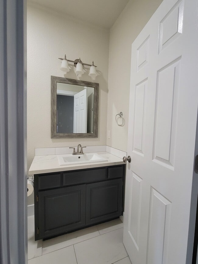 Building Photo - 8033 Horncastle Ave