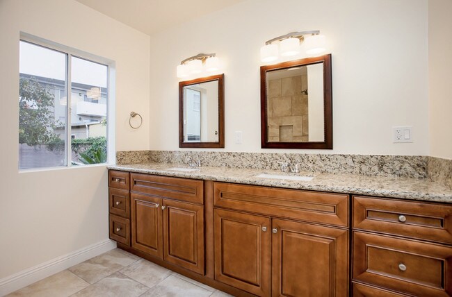 Master Bathroom - 1312 S Victoria Ave