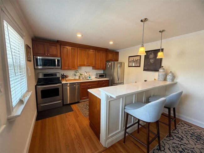 Building Photo - 250 Beechwood Ave