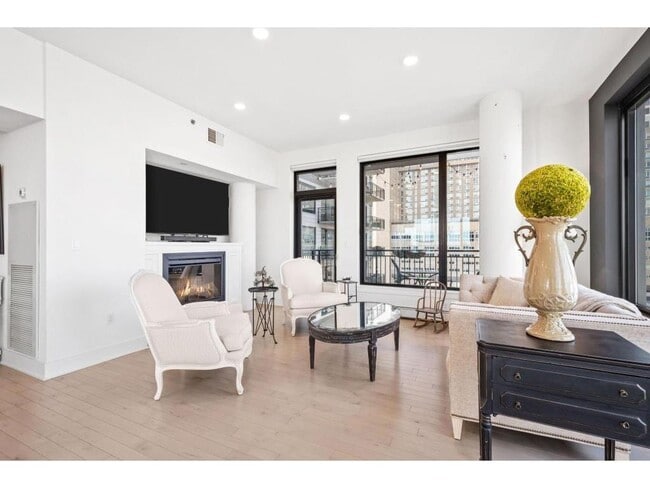 Building Photo - 740 Portland Ave