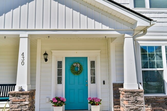 Building Photo - 430 Spectrum Rd