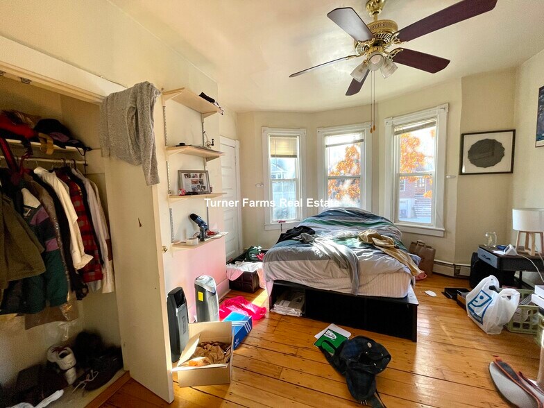 Building Photo - 19 Sachem St