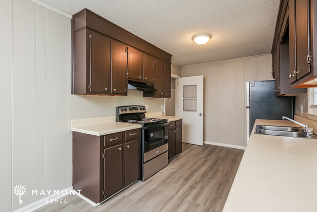 Building Photo - Charming 3-Bedroom Home