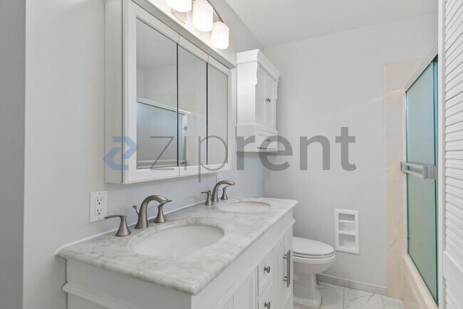 Building Photo - 6258 Castillon Dr