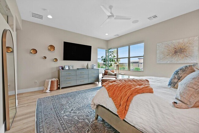 Building Photo - 6690 Interstellar St