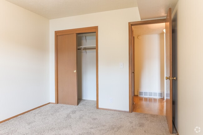 1BR, 1BA - 575SF - 29 Flats Apartments