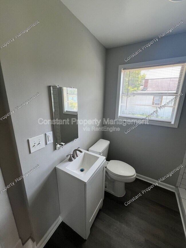 Building Photo - 495 Pittman St