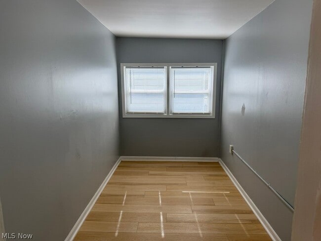 Building Photo - 3231 W 121st St