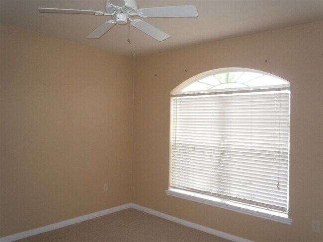 Building Photo - 260 Old Village Center Cir